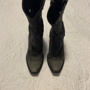 Black Cowgirl Boots